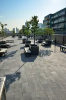 Queen Portland Condominium Unilock 7943