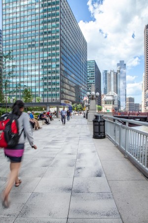 Chicago (USA), 222 Riverside Plaza and Riverwalk