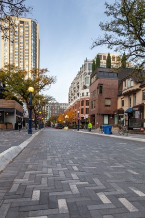 Toronto (CA), Yorkville Streetscape