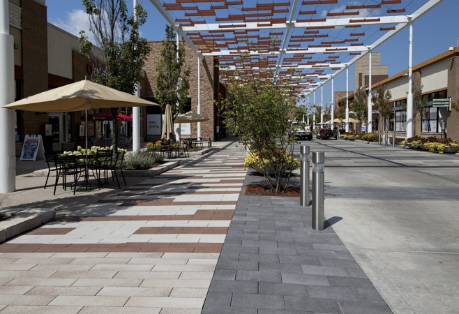 USA, Illinois, Bolingbrook, The Promenade at Bolingbrook