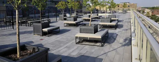 Queen Portland Condominium Unilock 7902 Header