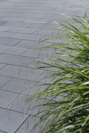 Umbriano Grauanthrazit gemasert