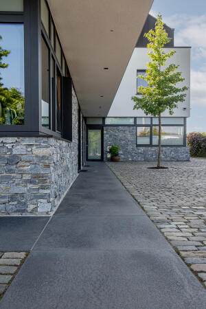 Umbriano Grauanthrazit gemasert