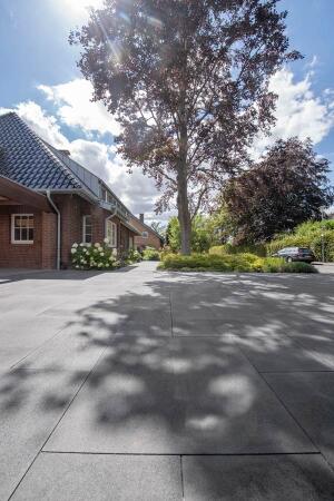 Umbriano Grauanthrazit gemasert