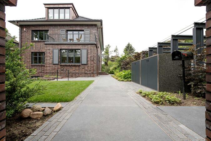 Umbriano Grauanthrazit gemasert in Kombination mit Brikk Basaltgrau gemasert