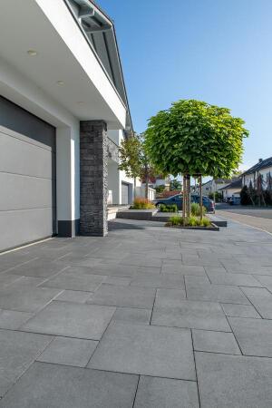 Umbriano Grauanthrazit gemasert